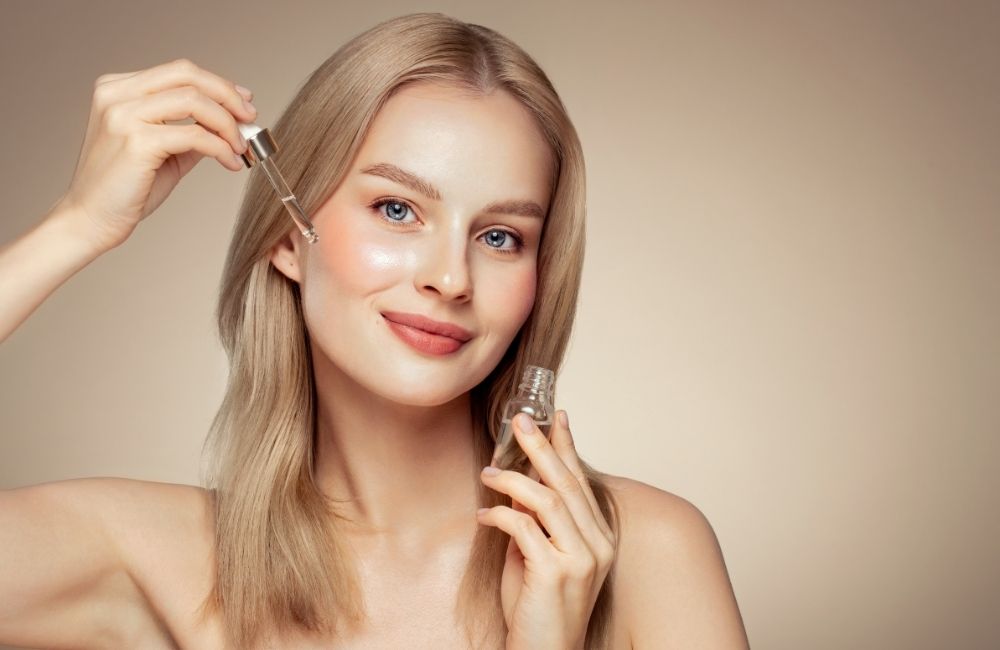 Niacinamide Serumu Kullanmanın 6 Güçlü Nedeni 1 niacinamide-serumu-cilt-lekelerini-nasil-azaltir